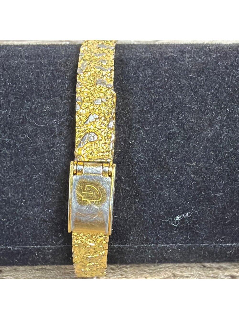 Vintage Gruen Ladies Gold Nugget Quartz Watch Non Working For Repair or Parts - Picture 8 of 10